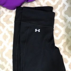 UA Crop Leggings